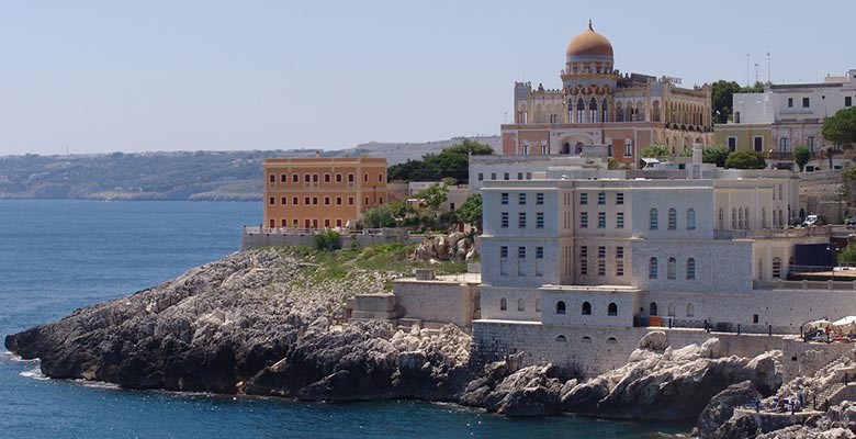 Visit by boat to the caves between Castro and Santa Cesarea Terme