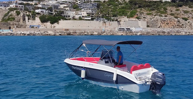 Boat rental in Castro